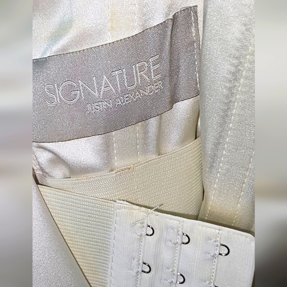 Justin Alexander wedding dress style 9733 size 20 - Picture 9 of 12